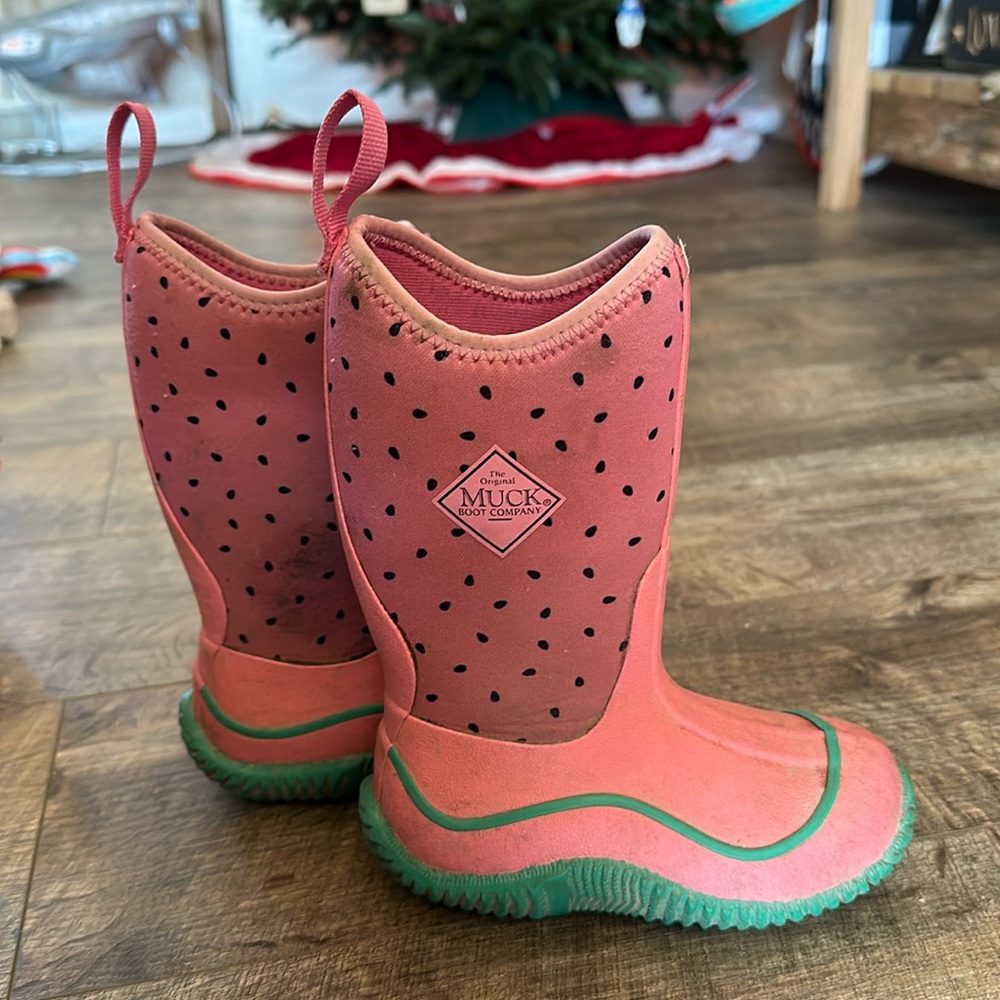 Girls muck boots